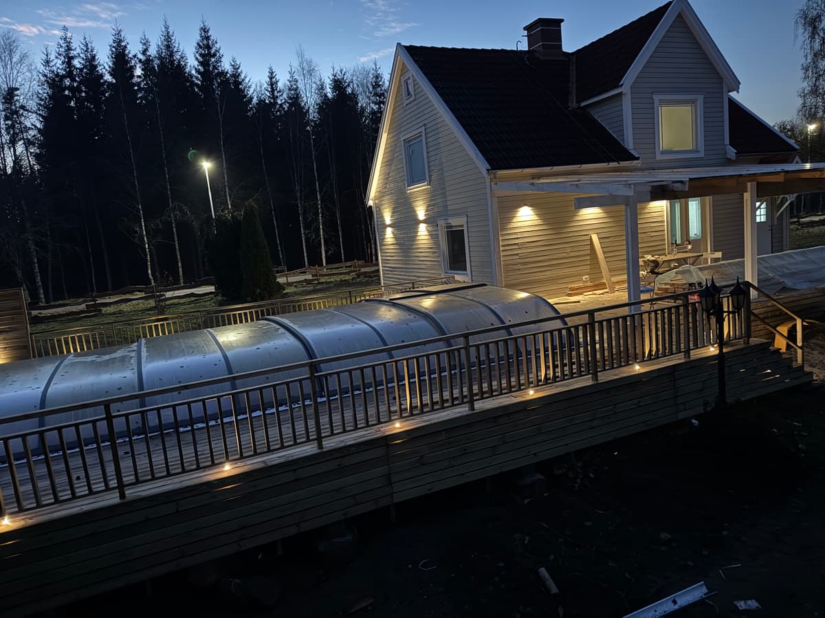 Färdig altan och pool